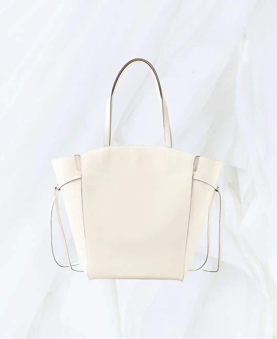 Interior of Mulberry Clovelly Tote with microsuede lining
